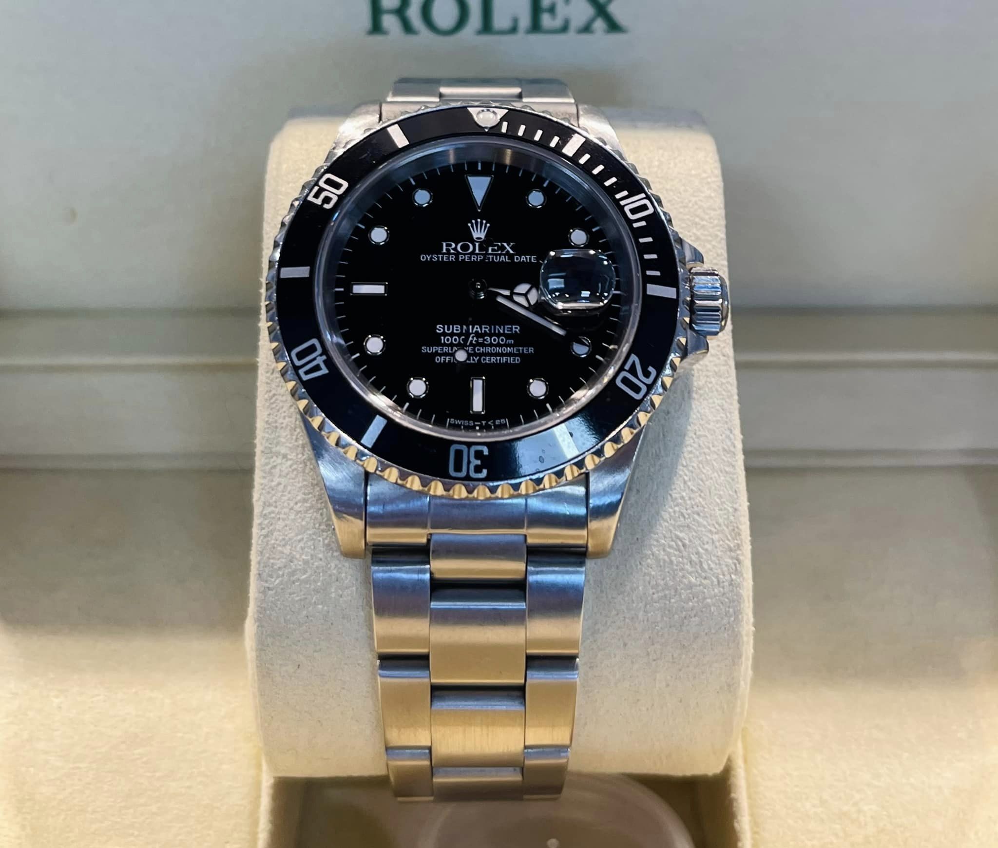 Luxury wristwatch